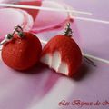 Boucles d'oreilles et grigri bonbon à la fraise