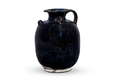 A black-glazed ewer, Five dynasties-Song dynasty (907-1279)