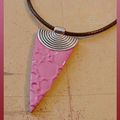 Petit collier simple et minimaliste rose...