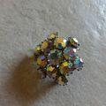 Bi629 : Broche strass 50's