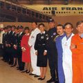 FEUILLETANT LES 8 NUMÉROS DE "FRANCE AVIATION" PUBLIÉS EN 1988...