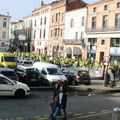 Les gilets jaunes libres ?