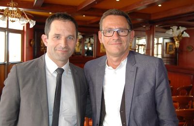 Hamon défend le revenu universel