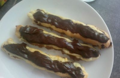 Eclairs au chocolat (sert pour la pâte a choux aussi)