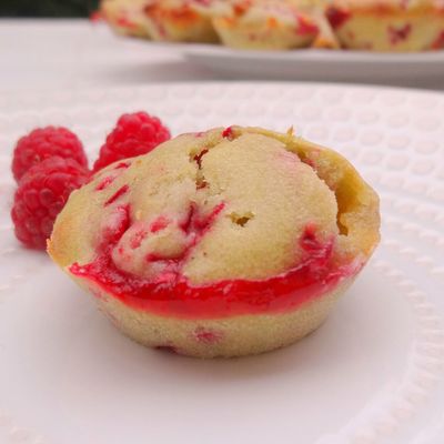 Muffin thé matcha, chocolat blanc et framboises