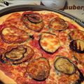 Pizza à l'aubergine, à l'ail et au provolone, sans gluten