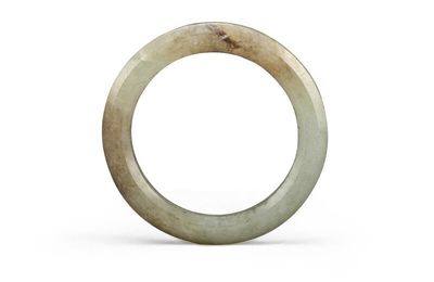 A greenish-yellow jade ring (Huan), Eastern Zhou dynasty, Spring and Autumn period