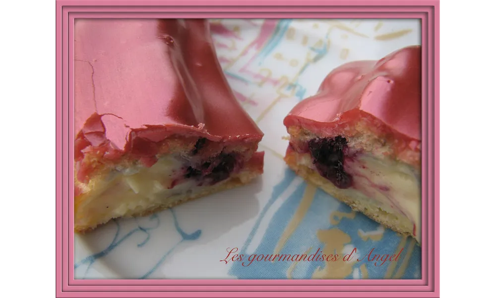 Eclairs vanille-dragée, cassis de Bourgogne, chocolat guanaja et vanille de Madagascar