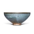 A large 'Jun' blue-glazed bowl, Yuan / Ming dynasty