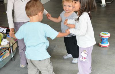 On danse avec notre nouvelle copine!