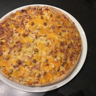 Tarte butternut ,lardons, fromage , noisettes