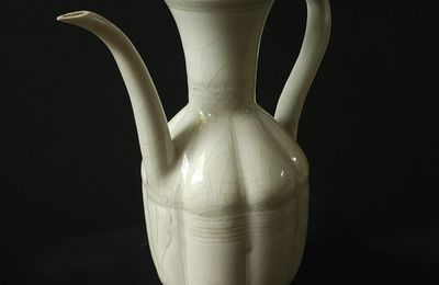 Yingging-Glazed Porcelanous Ewer with Lid, Song dynasty, 11th-12th century