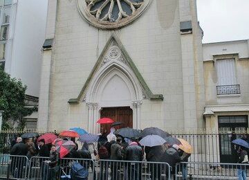 Les défenseurs de Sainte Rita ont prié dehors