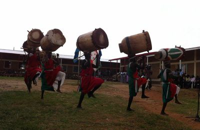 De notre correspondante à Bujumbura : fête de la rentrée au Burundi (cette image contredit le billet précédent)