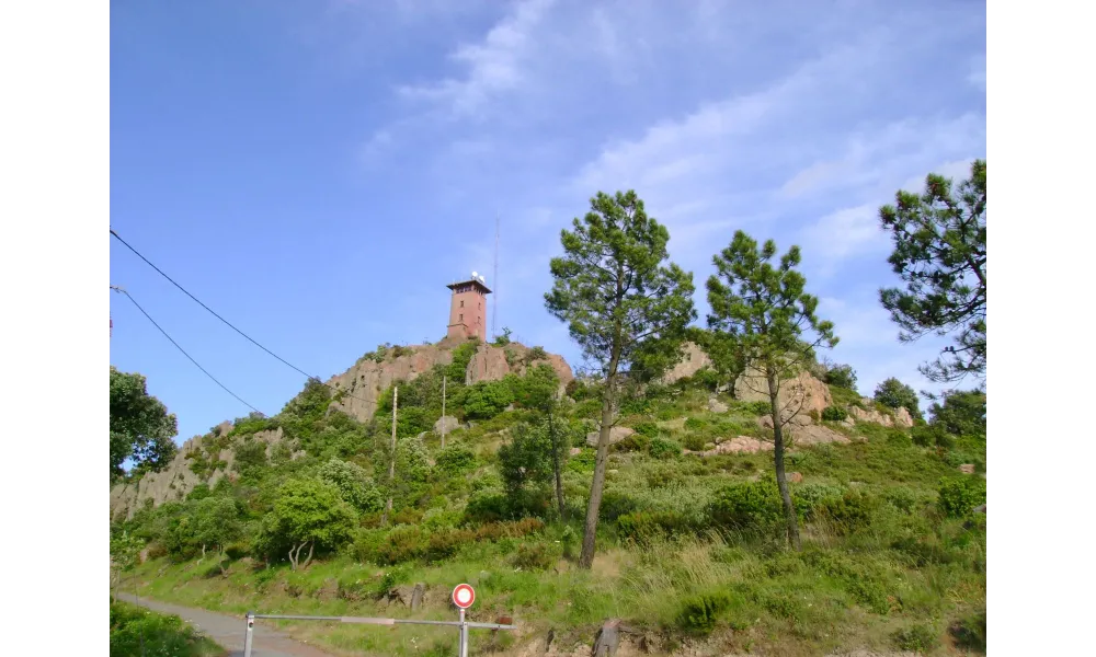 Le massif de l'Estérel et le mont Vinaigre