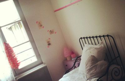 DANS LA CHAMBRE D'EVA...