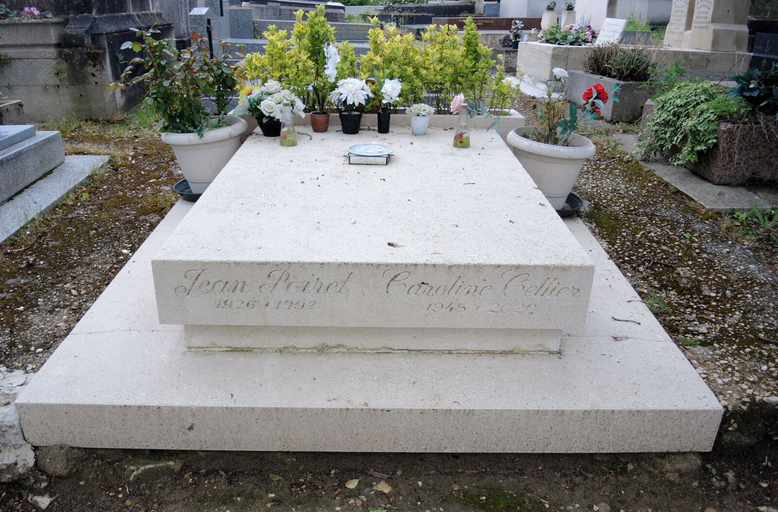Paris, cimetière Montparnassse, tombe de Jean Poiret et Caroline Cellier(75)