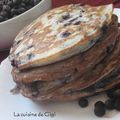 Pancakes au riz au lait vanillé et myrtilles