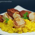 Risotto safrané aux Saint-Jacques et chips de chorizo