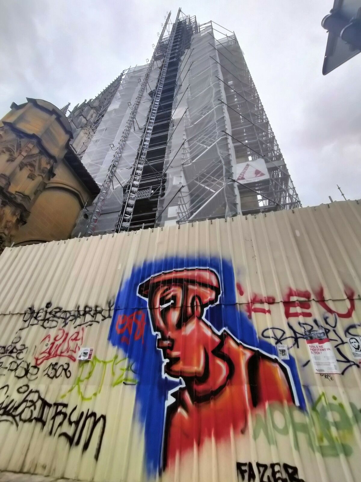 Bayonne, Exist, rue des gouverneurs et cathédrale (64)