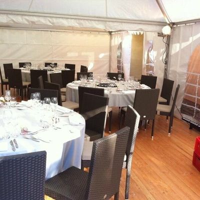 Location de Nappages & Serviettes, mobilier, sono & lumière...