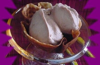 GLACE AUX CARAMBARS DANS PETIT PANIER