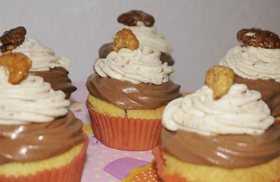 Cupcake banane BIS ( coeur de banane, ganache chocolat, chantilly au praliné)