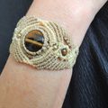 Bracelet en micro-macramé et oeil de tigre