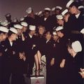 19/06/1951, Long Beach - Marilyn visite le navire USS Benham