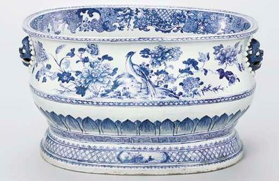 A large blue and white wine-cooler, Qianlong period (1736-95)