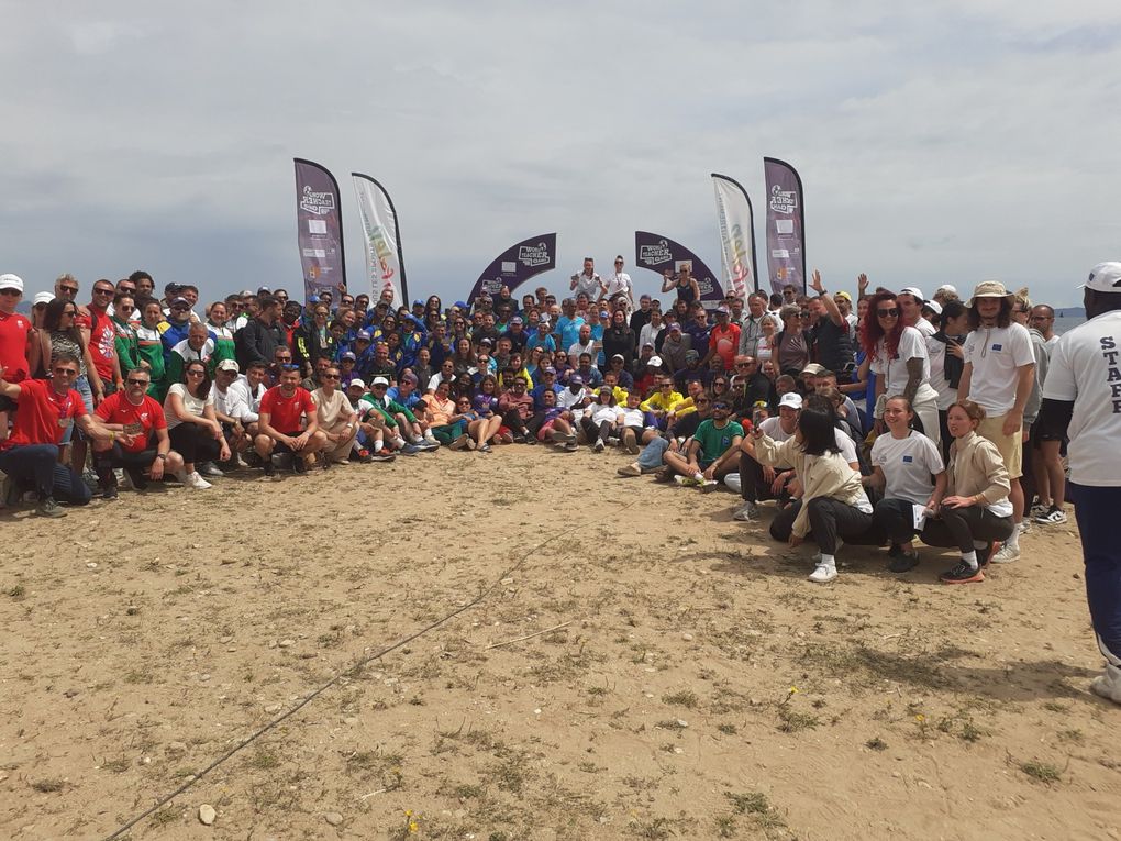 5 bénévoles de Toulon Marche Nordique aux World Teacher Games