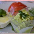 Tomates-mozzarella et glace avocat-basilic