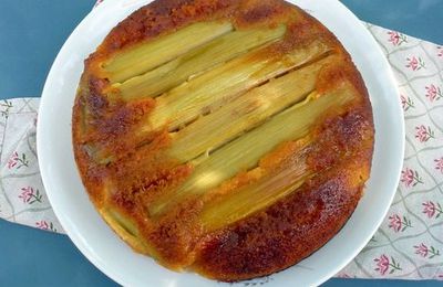 Gâteau tatin aux bâtons de rhubarbe et caramel, comme chez Martine 