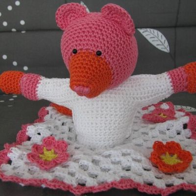 Oursonne danseuse en crochet fait main (18 euros)