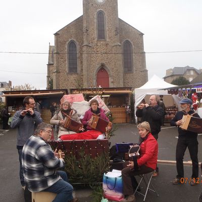 ANIMATION DU MARCHE DE NOËL DE LA RICHARDAIS