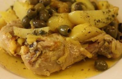 Tajine de poulet aux olives et au citron confit, un classique parmi les classiques