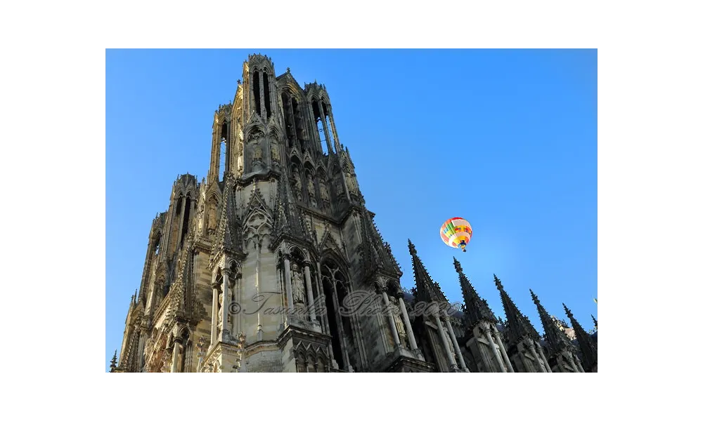 Unique moment: Hot Air Balloon 'n' Cathedral