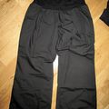 Pantalon noir 40 très bon état taille élastique, bas resserré très sympa 8 euros 