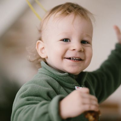 Couches lavables ou HNI : quelles différences et peut-on combiner les deux ?