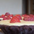 TARTELETTES CHOCOLATEES AUX FRAISES A LA CREME DE CHOCOLAT BLANC