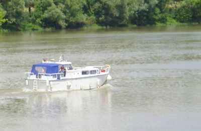 Découvrez les plaisirs de la plaisance fluviale.