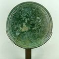 Miroir en bronze. Bayon, XIIe s. 