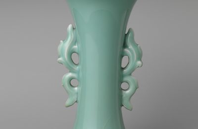 Vase in Shape of Archaic Chinese bronze, second half of the 18th century, Edo period