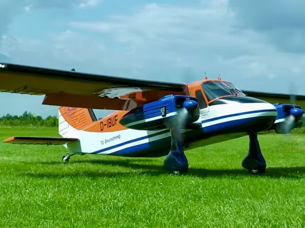 Un bimoteur STOL des années 70 : le Dornier DO28