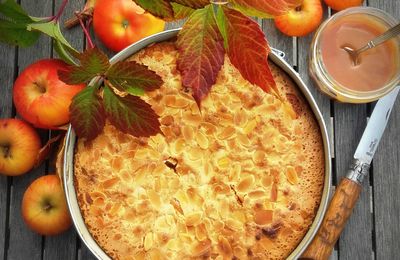 Gâteaux d'Automne aux Pommes et aux Amandes et son Coulis de Caramel