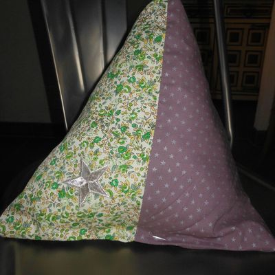 Joli coussin pour Minouche jolie!!