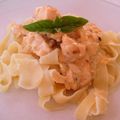 Tagliatelles maison au saumon, sauce safranée