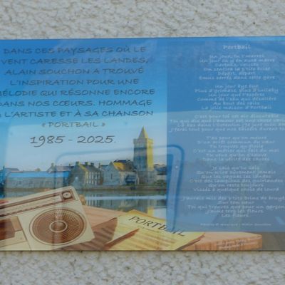 Plaque à la gare de Portbail pour Alain Souchon