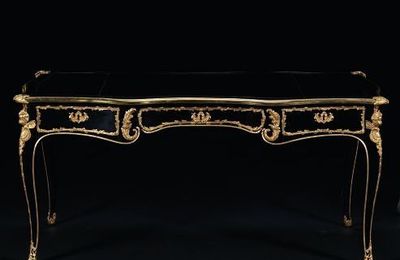 Bureau plat. Par Jacques Dubois (1694 - 1763). Reçu Maître en 1742. Paris, époque Louis XV, vers 1745-1750