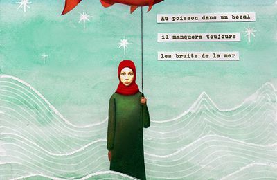 Prairie fleurie et douces vagues